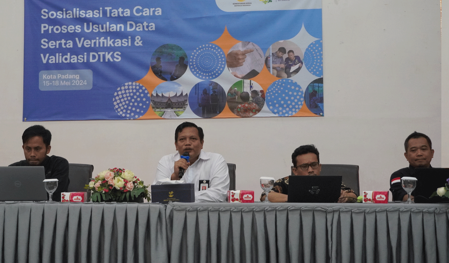 Sosialisasi Tata Cara Proses Usulan Data Serta Verifikasi dan Validasi DTKS di Padang